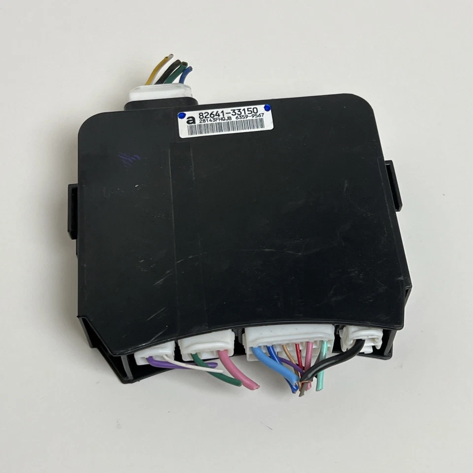 Toyota Camry 2017 bloque de conexiones del motor caja de fusibles 82641-33150 OEM Foto 3 de 4