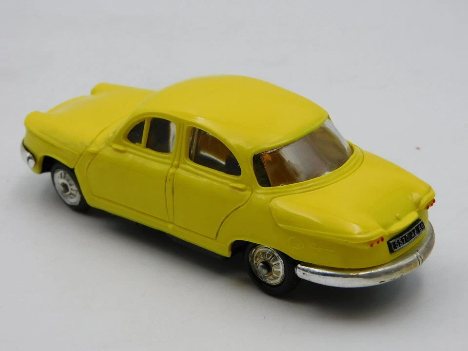Norev Panhard PL17 gialla 1/43 vintage plastic die cast model car - Immagine 2 di 4
