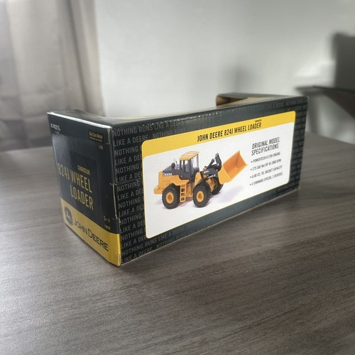 Yellow John Deere 824J Wheel Loader Miniature 1/50 Diecast Model by Ertl - Picture 5 of 9
