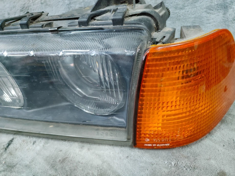 BOSCH BMW E36 1992-1999 PROJECTOR Housing Headlights Head Lamps Corner Lights - Image 3 of 4
