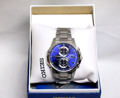 Seiko Solar Chronograph watch V172-0AF0 with box | eBay