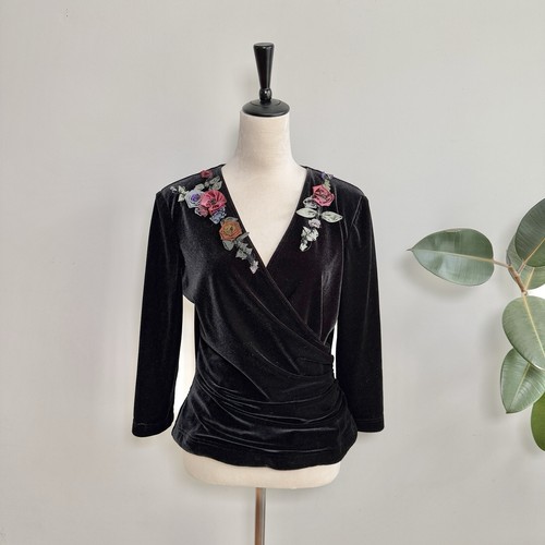 Top envolvente de terciopelo elástico negro Cachet vintage apliques florales caprichoso talla L - Imagen 6 de 8