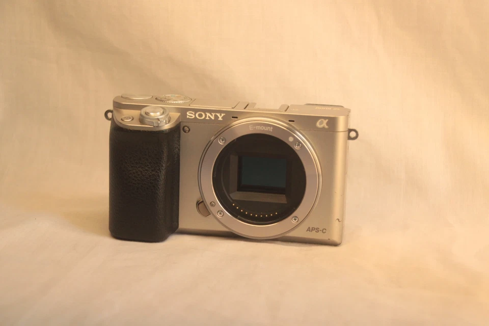 Sony Alpha 6000, photo 1 of 5