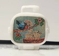 UNEEDA TINY TEENS White Lenticular Mini TV- Mama Bird Feeding Baby Birds