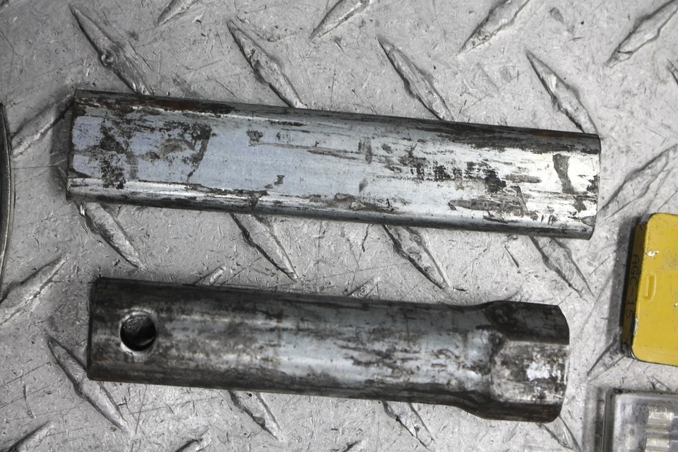 Honda CB360T 1975 caja de herramientas almacenamiento y kit de herramientas conjunto Foto 4 de 4