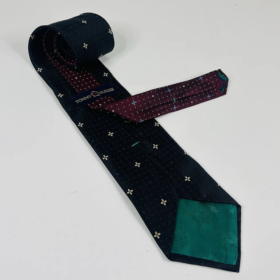 Corbata Tommy Hilfiger 100% Seda Floral Geométrica Negra Gris 58 x 3 3/4 Foto 2 de 3