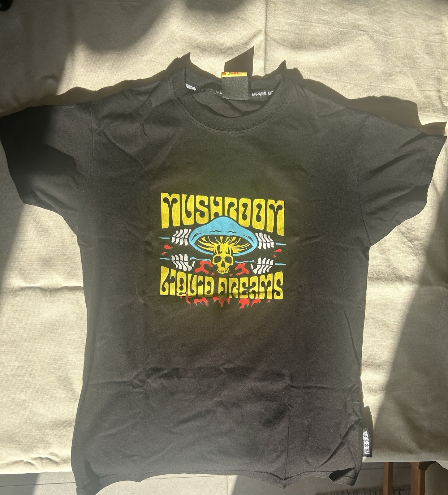 Mushroom T-shirt bambino unisex nera Liquid Dreams grafica teschio Tg 10