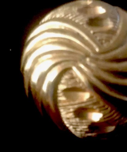 GOLD TONE ROUND SWIRL BUTTON POST EARRINGS VINTAGE May Be SIGNED EXCELLENT - Picture 4 of 6