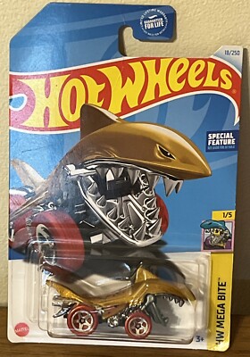Hot Wheels Shark Bite Mega Bite 1/5 Collector New