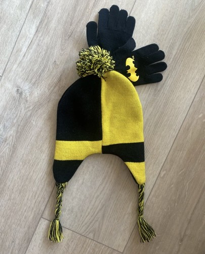 kids batman 2 piece beanie and gloves set Berkshire Fashion NWT - Picture 2 of 2