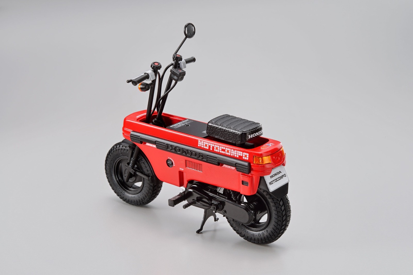 APR248033: Aoshima HONDA MOTOCOMPO 81 1/12 scale Motorcycle Model Kit