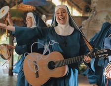 Paddington in Peru: Signed Olivia Colman 10x8 Photo Obtained In Person [19804]