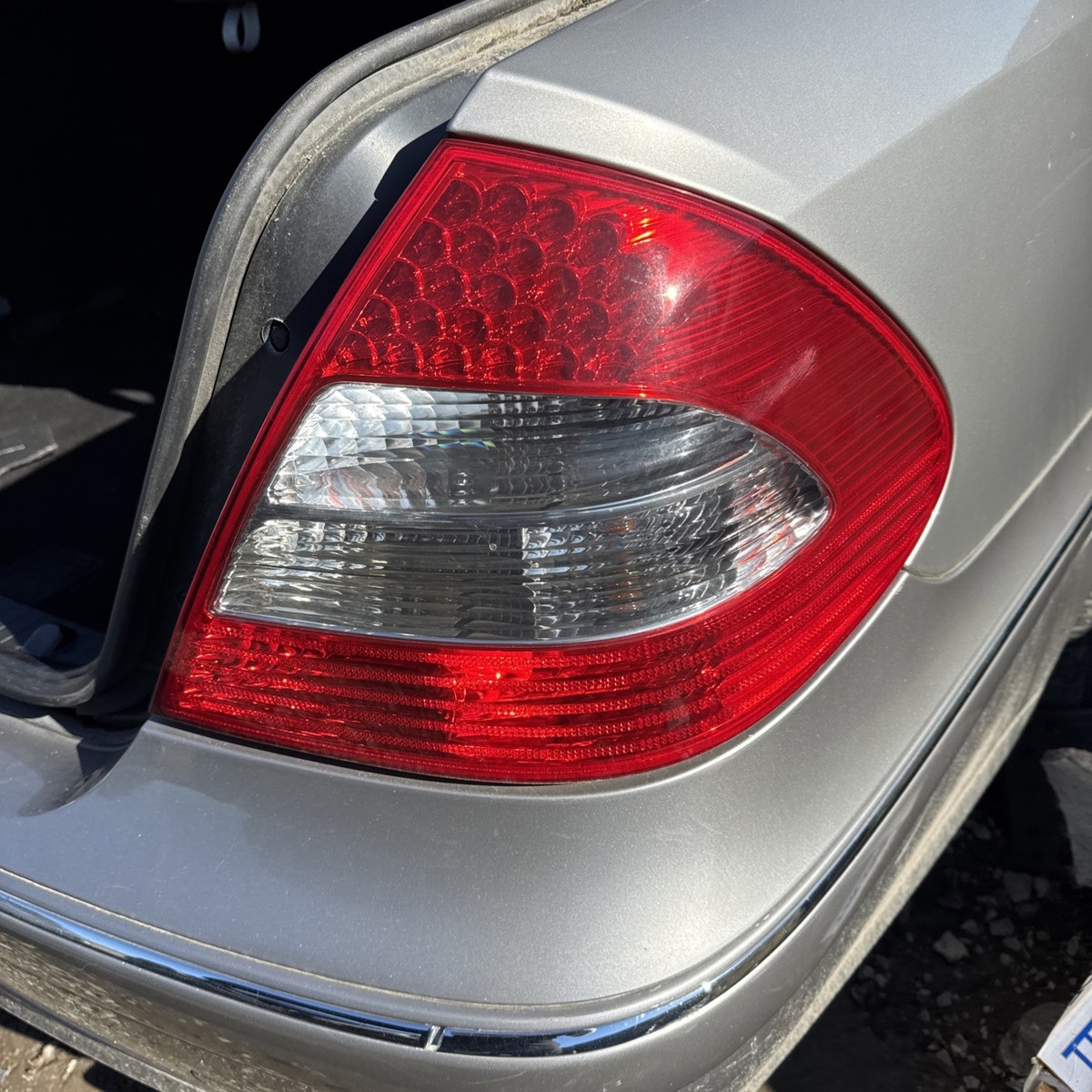 03-06 Mercedes W211 E320 E350 E55 AMG Tail Light LED Right