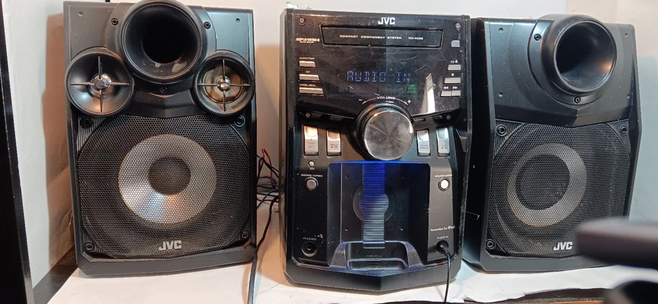 JVC MX-KC68 CD i dock 400W Stereo System With Subwoofer And Remote - 1 Speaker - Image 3 of 3