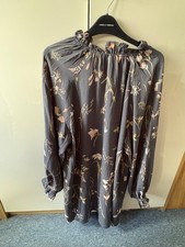 h&m dress size medium size in good condition