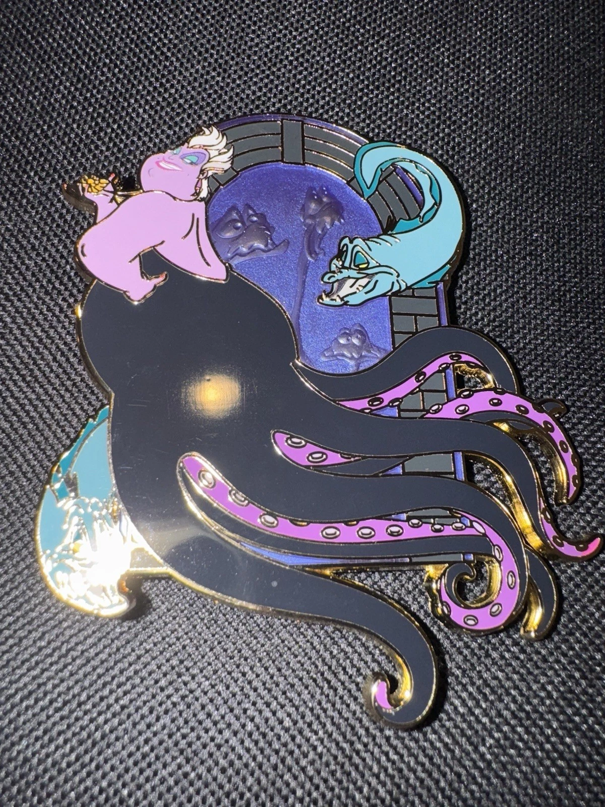 Palm Ursula Arch Nemesis LE 200 Mystery Blind Box Pin Pink A La Mode Exclusive