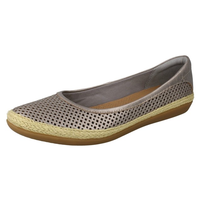clarks ladies ballerina shoes