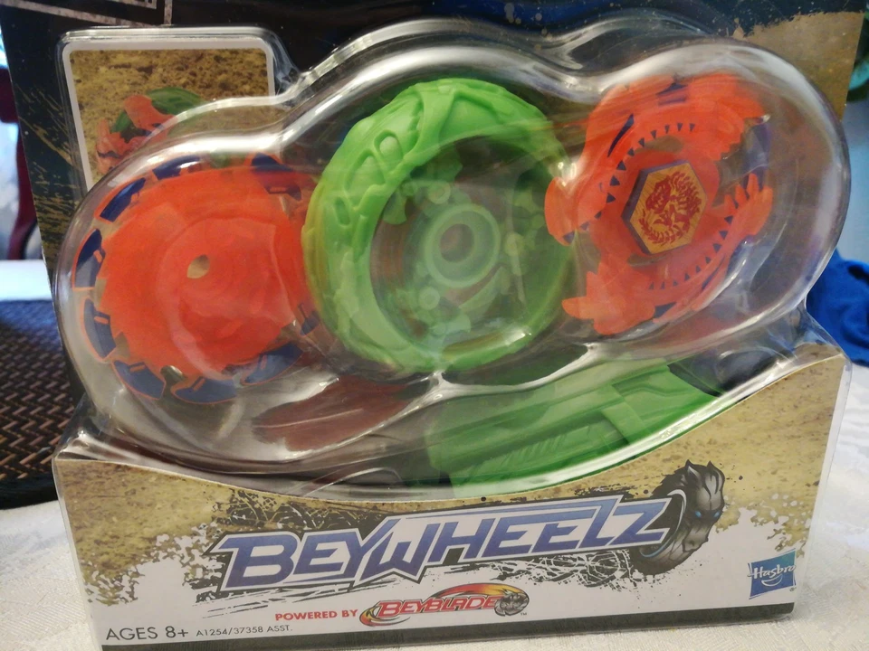 Raider Beywheelz Raider Skull Rex Spark Eje Espíritu Holográfico W-33 Potencia Foto 3 de 3