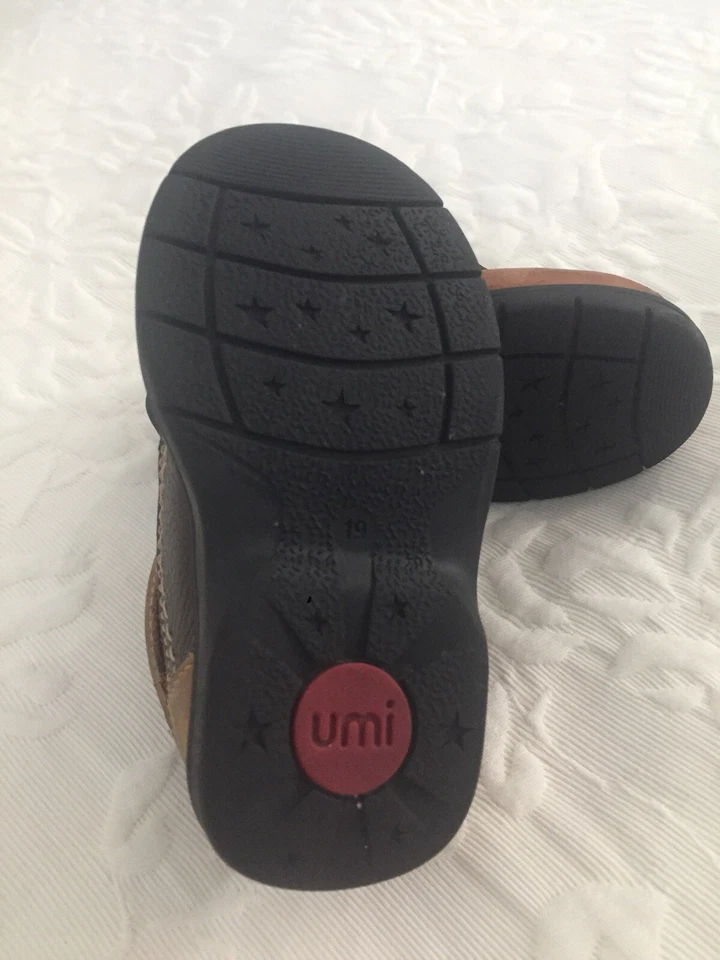 Zapatos de cuero marrón Umi Baby Boy talla 4 usados Foto 4 de 4