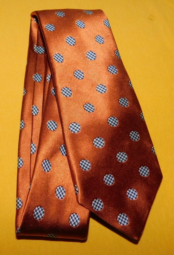 CORBATA DELGADA CON MOTIVO DE LUNARES NARANJA/GRIS/BLANCO DKNY HECHA EN EE. UU. - CORBATAS - CORBATAS DE DISEÑADOR Foto 2 de 3