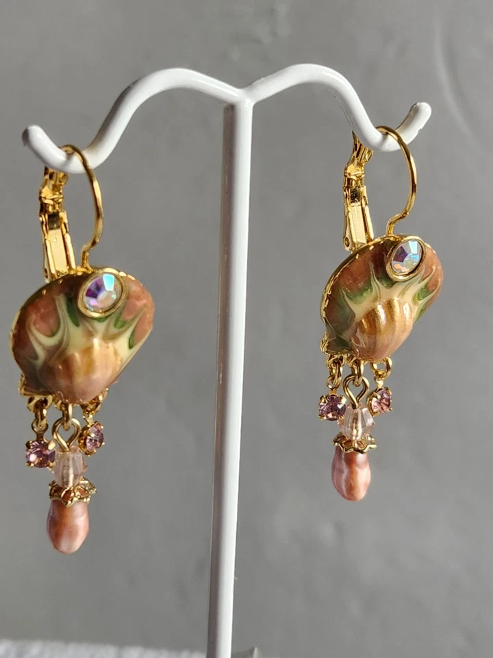 Pendientes Kirks Folly Rosa Concha Estrás Esmalte Palanca 1 1/2" Foto 3 de 4