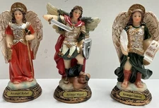 ESTATUAS DE ARCANGELES RAFAEL,MIGUEL, Y GABRIEL, PRAYERS. ESTAMPITA 4”