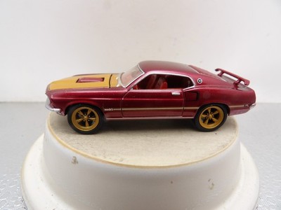 1969 FORD MUSTANG MACH 1       2006 GREENLIGHT MUSCLE CAR GARAGE   1:64 DIE-CAST