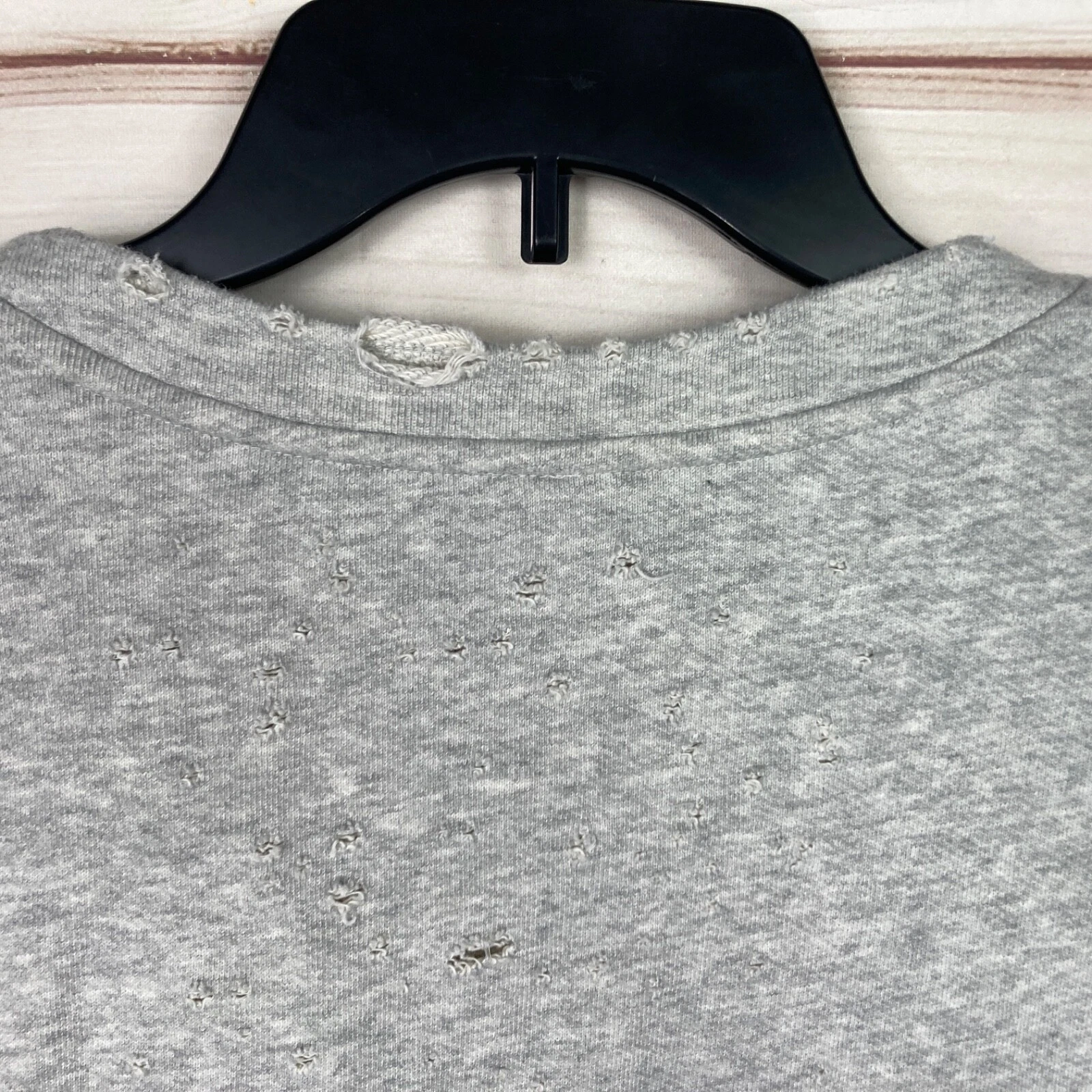 alo-yoga fierce distressed cropped long sleeve pullover sweatshirt