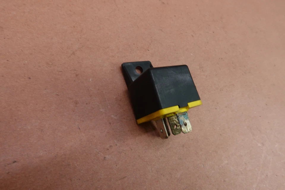 Harley-Davidson Road King 1997-2006 relé FLHRCI Foto 3 de 4