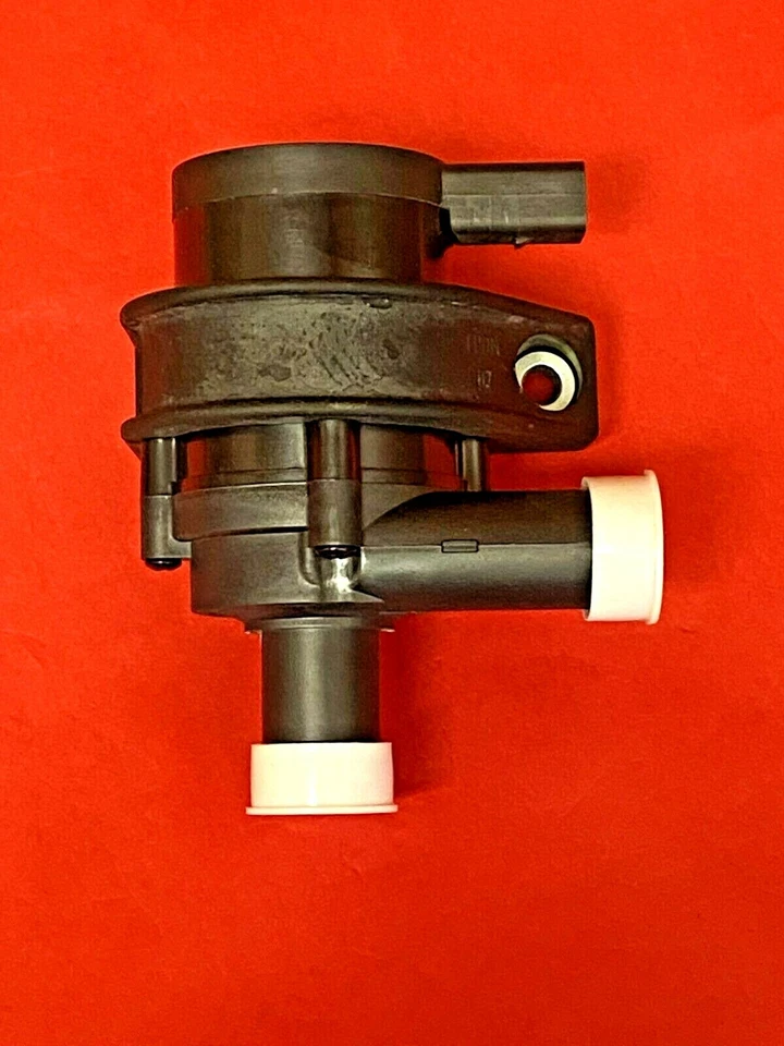 Bomba de agua auxiliar del motor Beck/Arnley 131-2471 para Audi A3, A5 Quattro, Q5, TT Foto 2 de 4