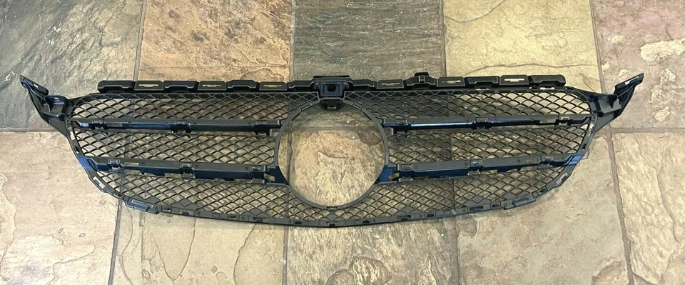 REJILLA PROTECTORA MERCEDES C300 C63 2015-2018 NUEVA, 2058804202, ORIGINAL OEM Foto 3 de 4