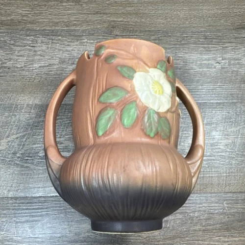 1946 ROSEVILLE POTTERY VASE 985-8 8.25" TALL GREEN RUST MAGNOLIA FLOWERS