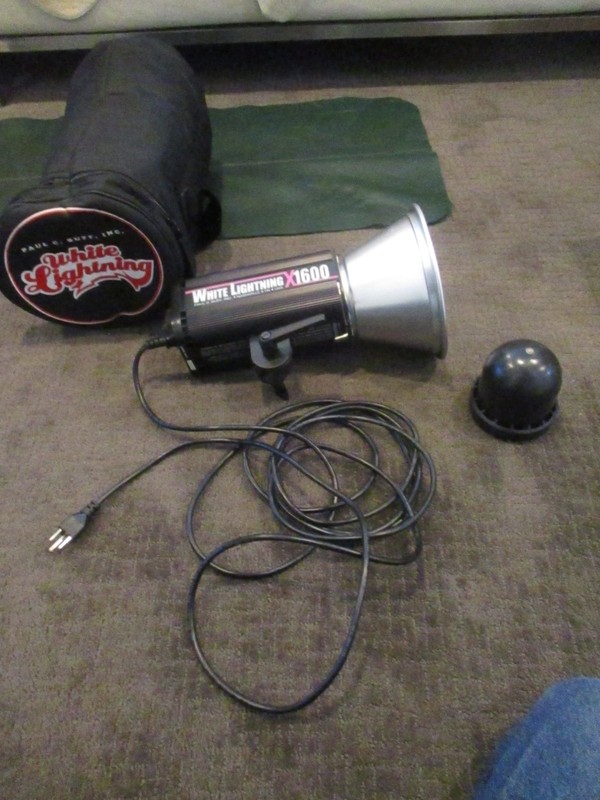 White Lightning X1600-120V Studio Flash Paul C. Buff WLX1600