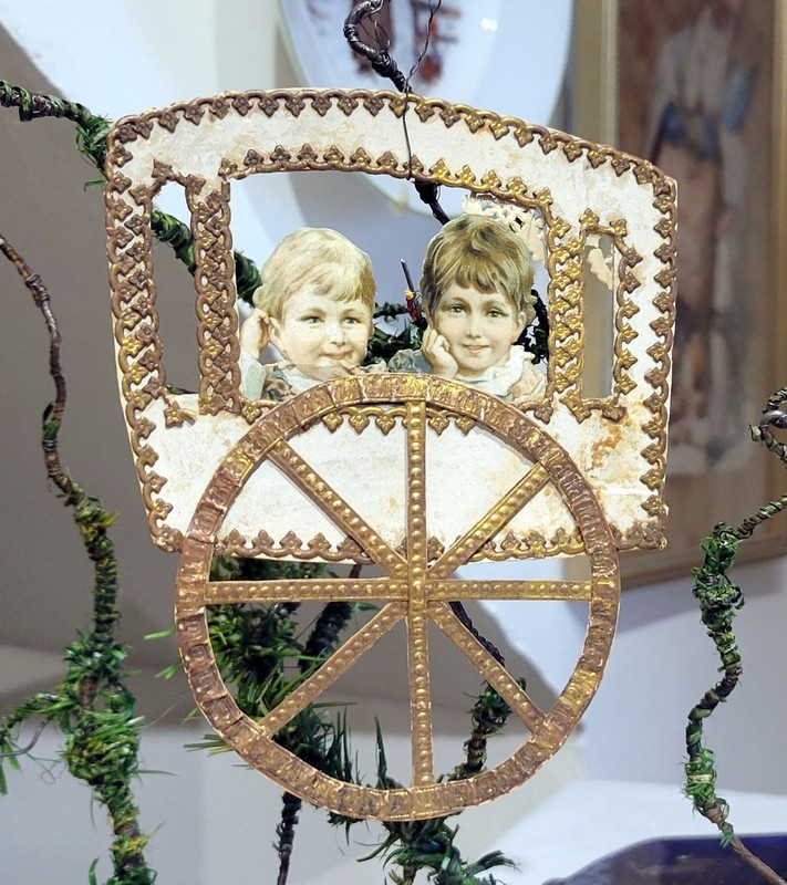 PENNSYLVANIA SCRAP Ornament. Children in Wagon, Gold Wheel. 1880s Home-crafted