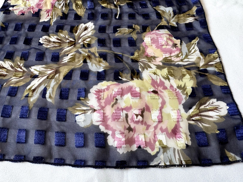 Women’s Vtg Large Oversized Scarf Shawl Navy Gold Floral Design 13 x 72 Long