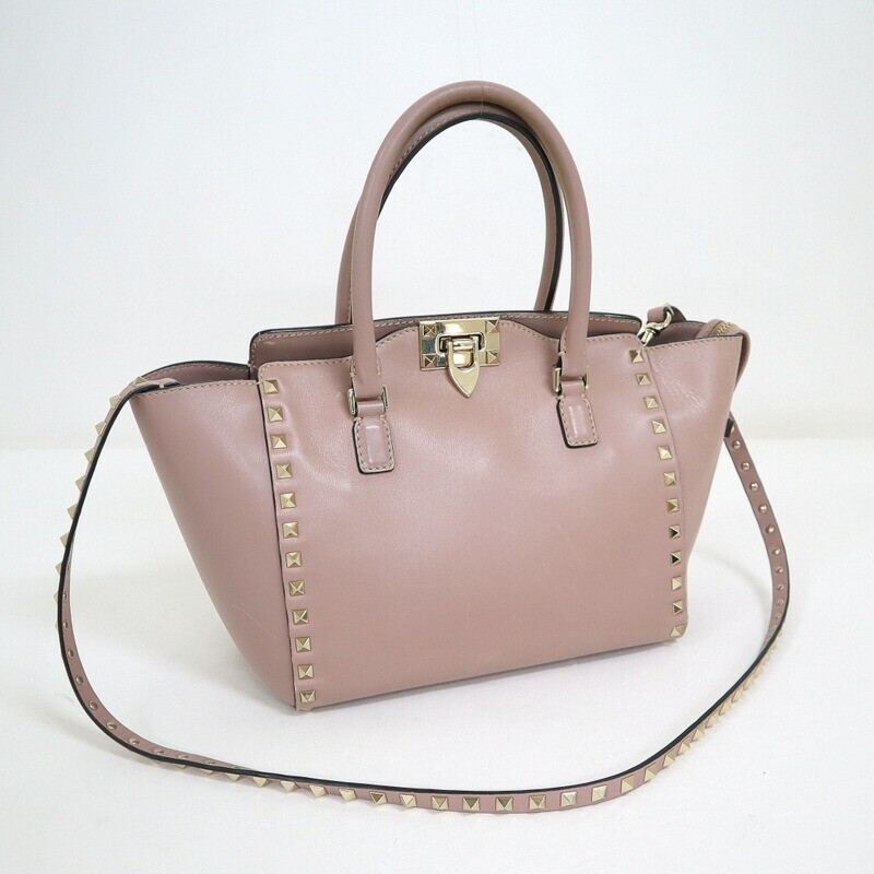 VALENTINO★関税込 2WAY Rockstud ミニバケットバック Valentino Garavani Rockstud 2WAY Bag Pink Beige x Champagne