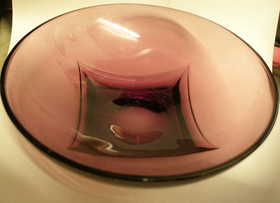 MCM PURPLE AMETHYST GLASS BOWL SQUARE BASE - MORROCAN BY HAZEL ATLAS 6'' WIDE