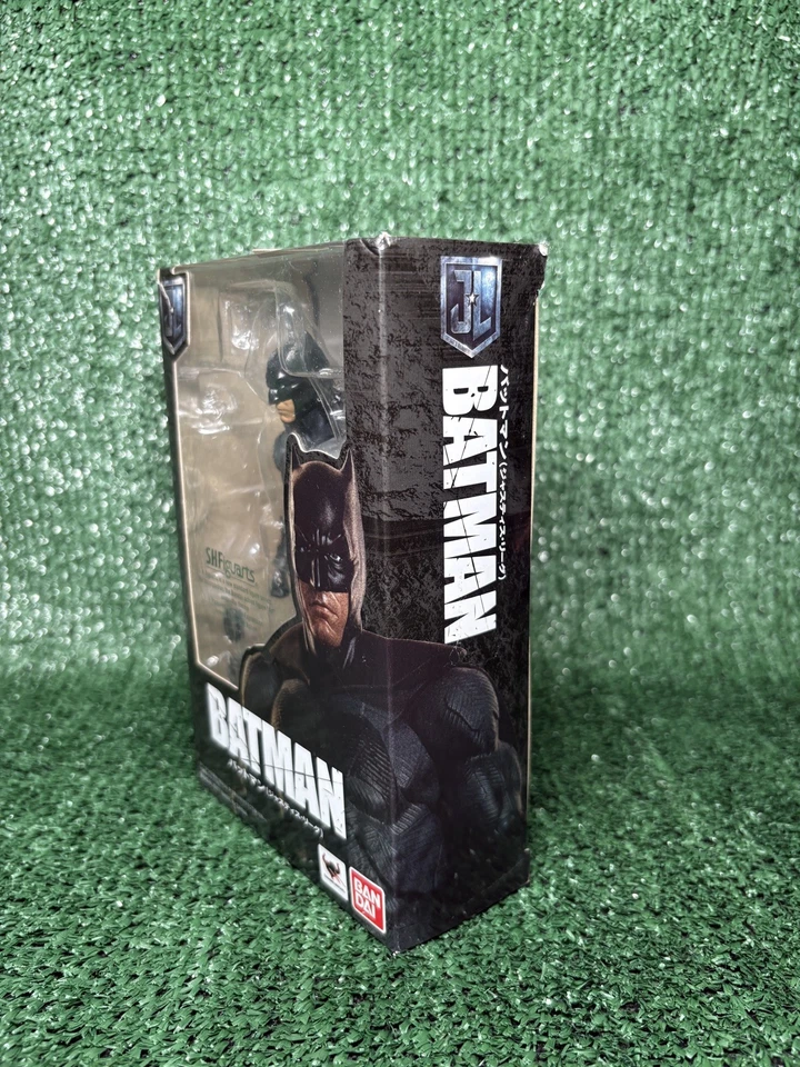 Bandai Tamashii Nations S.H.Figuarts Liga de la Justicia BATMAN Foto 3 de 4