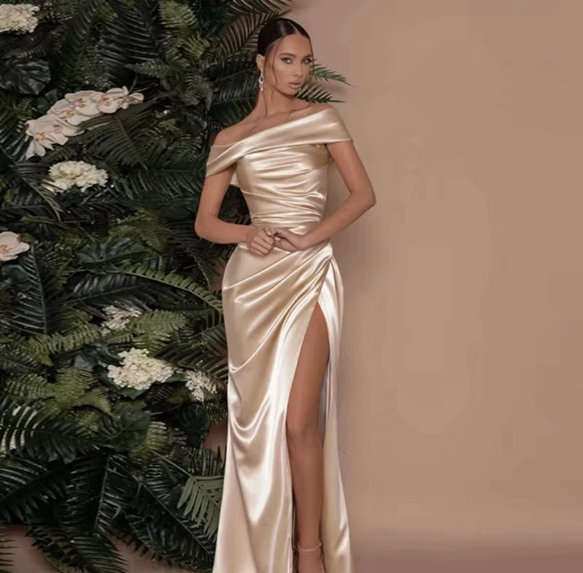 green emerald velvet dress Amazon.com: ADYCE Elegant Evening Dress Women Party Long Formal Dress  Sequined Strap Ladies Gown Bodycon Floor Length Female Outfits  (Black,X-Small) : Clothing, Shoes & Jewelry main image 1