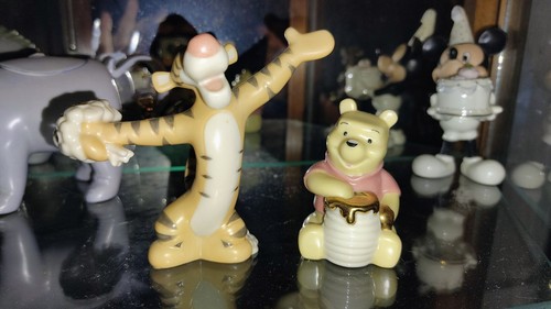LENOX TIGGER and Winnie The POOH SALT & PEPPER Set Disney - 第 1/3 張圖片