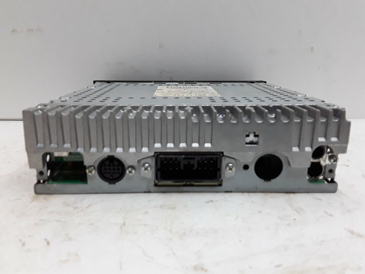 04 05 06 Mitsubishi Outlander AM FM CD radio receiver OEM MN141488