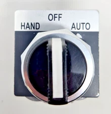 Allen-Bradley 800T-J2A Selector Switch w/ 800T-XA Contact Block and Legend Plate