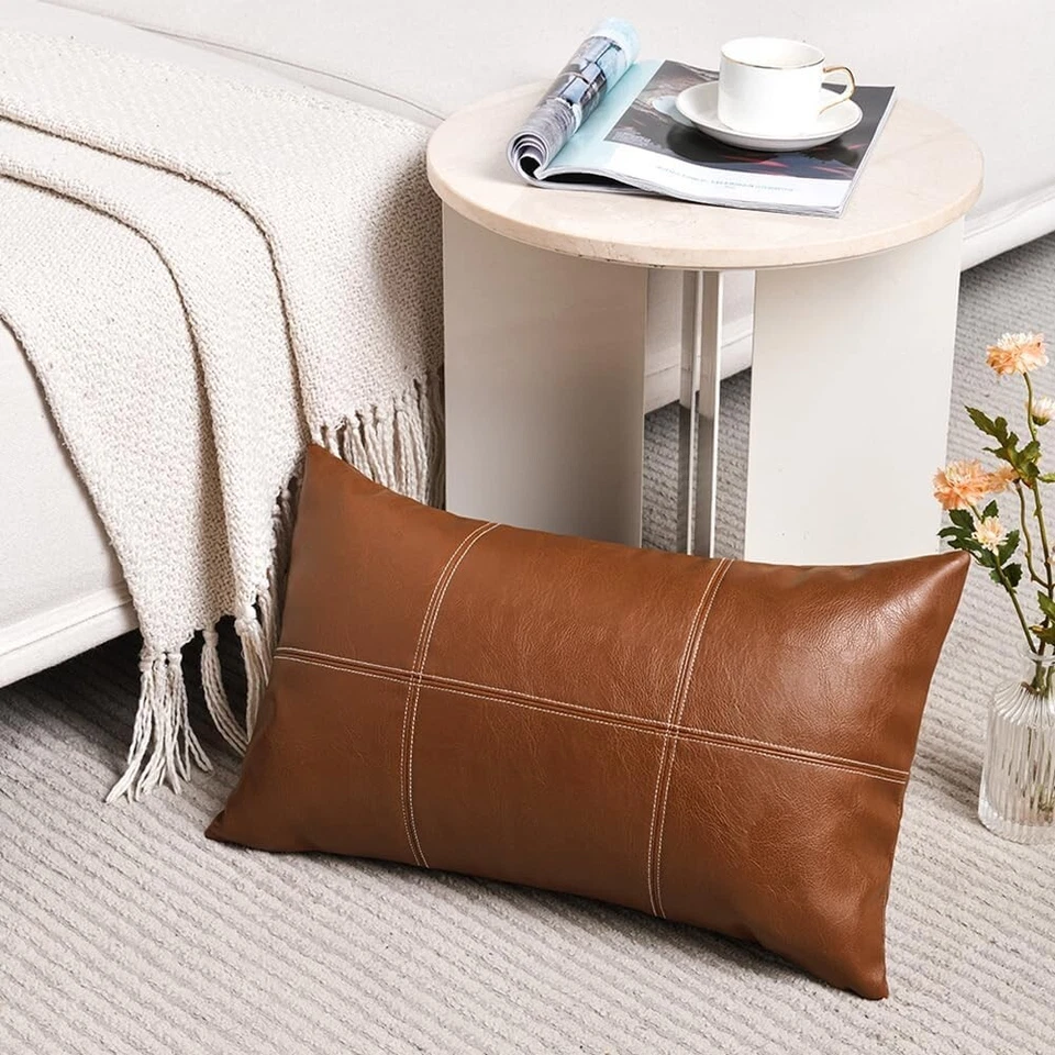 Elegante paquete de 2 fundas de almohada a cuadros de cuero sintético boho marrón 12x20 Foto 4 de 4