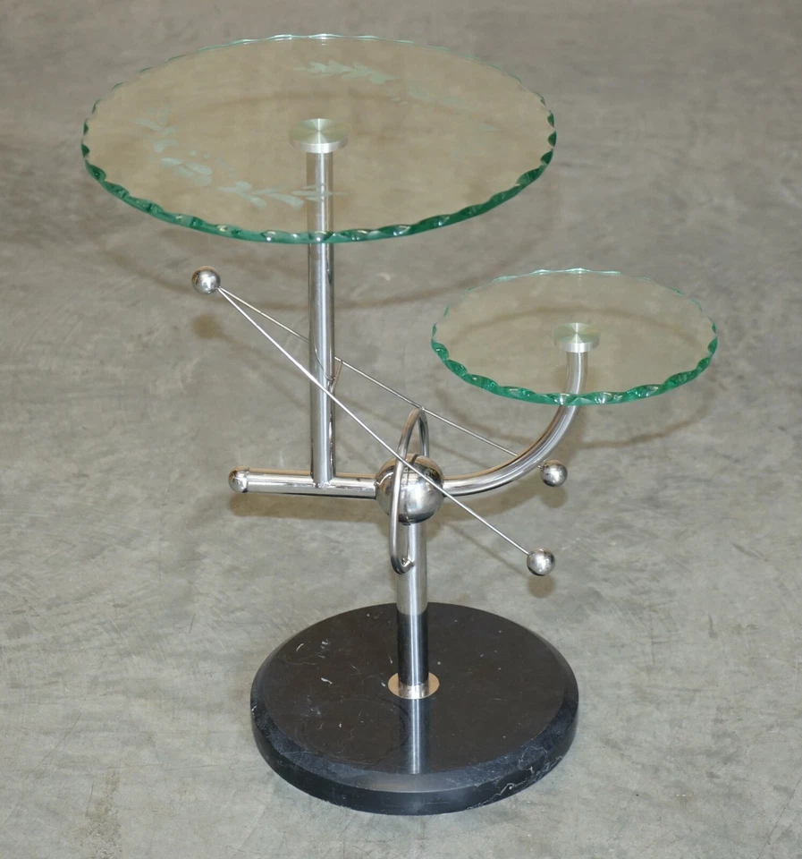 MESA LÁMPARA LATERAL DE VIDRIO CROMADO Y MÁRMOL DE MEDIADOS DE SIGLO MODERNA ERA ESPACIAL ATÓMICA Foto 2 de 4