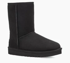 UGG Women's Classic Short II Fashion Boot - 1016223