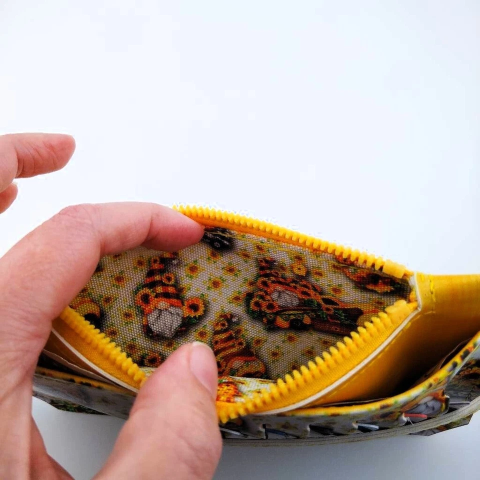 Cartera Girasol Amarillo Gnomo Línea Delgada Cremallera Bolsillo Ranuras para Tarjetas Foto 4 de 4