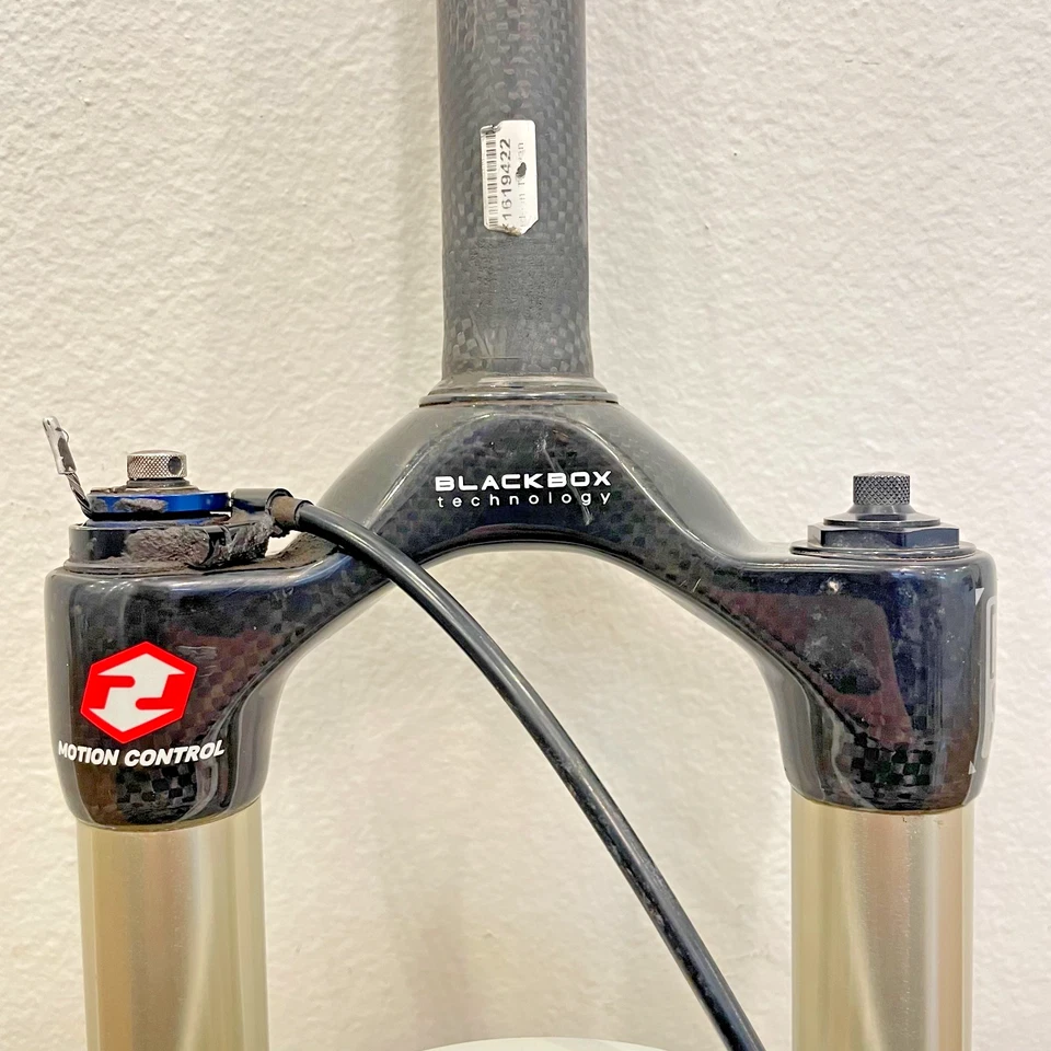 Rock Shox Reba Carbon World Cup Fork Dual Air 26" 1 1/8 Remote Lockout Blackbox - Image 4 of 4