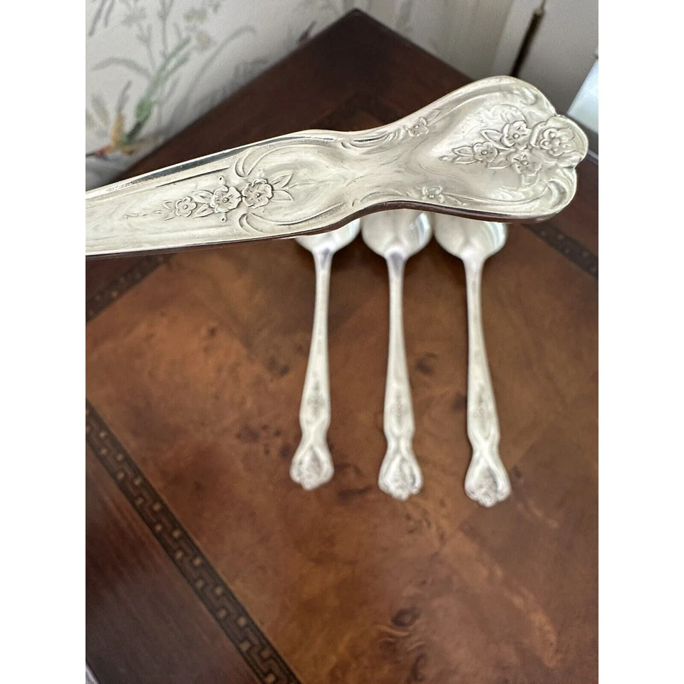 WM Rogers prato extra inspiração magnólia prato de prata conjunto de 4 colheres de jantar - Imagem 4 de 4