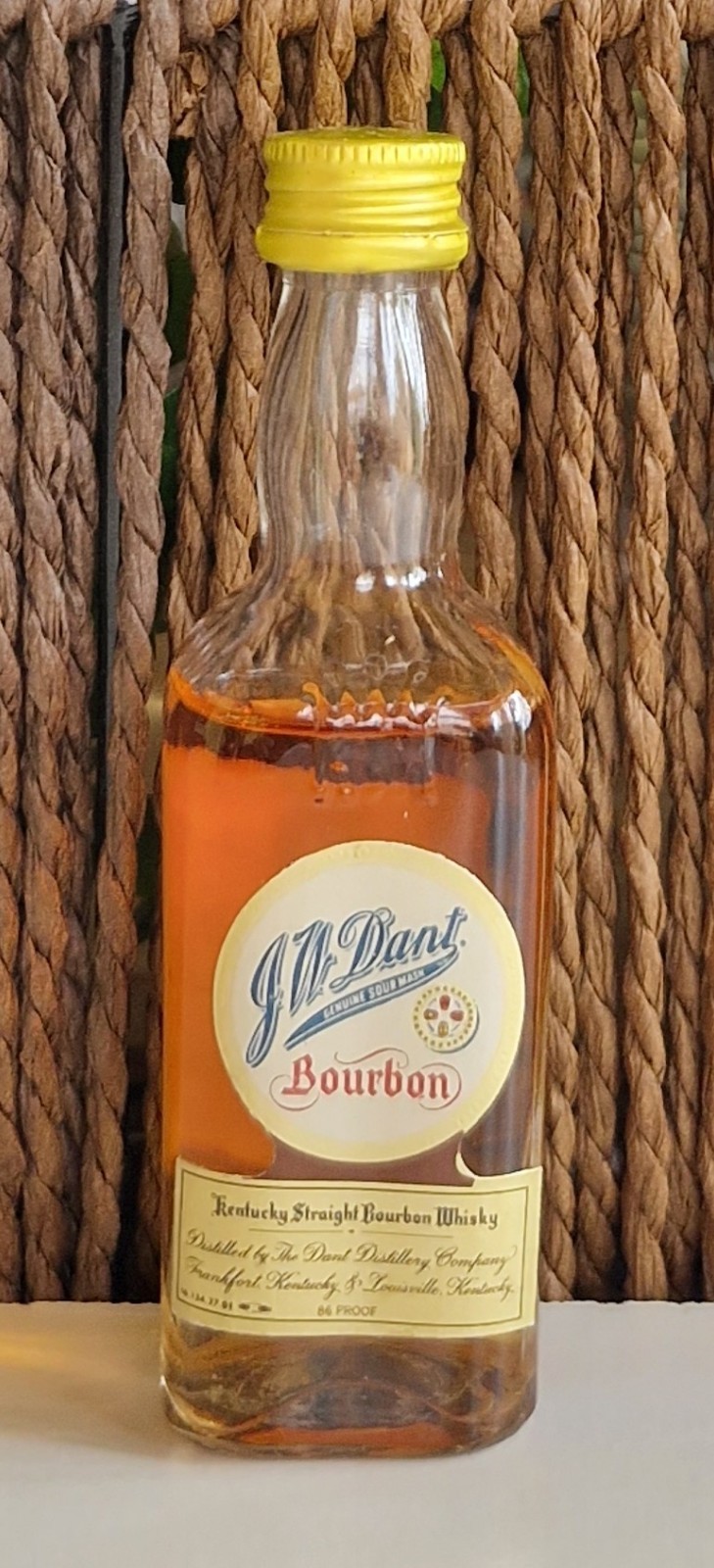 J.W. Dant Bourbon Whiskey 86 Proof – Mignon Vintage