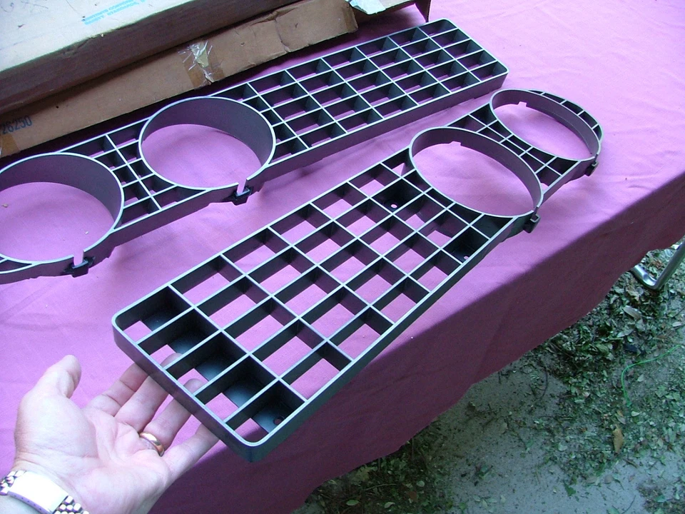 Ford Torino Fairlane 1971 parrillas, izquierda y derecha, ¡nuevo! biseles faros rejilla Foto 3 de 4